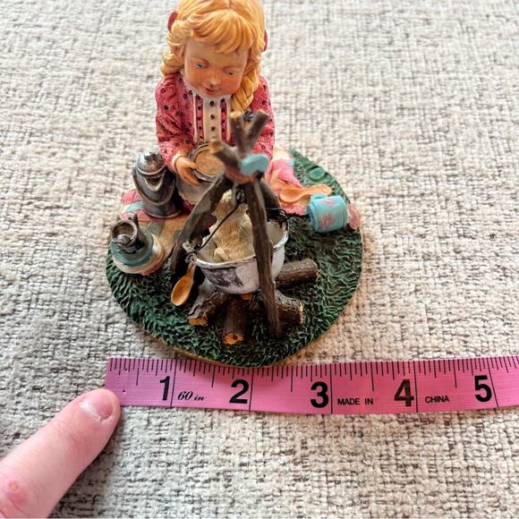 Giftcraft How The West Was Young Camp Fire Girl Statue Figurine Knick Knack - Picture 8 of 9